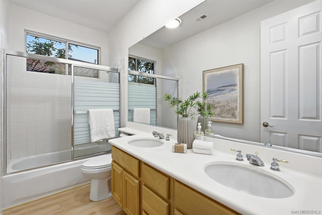 12086 Little Silver Ct Property Photo 34