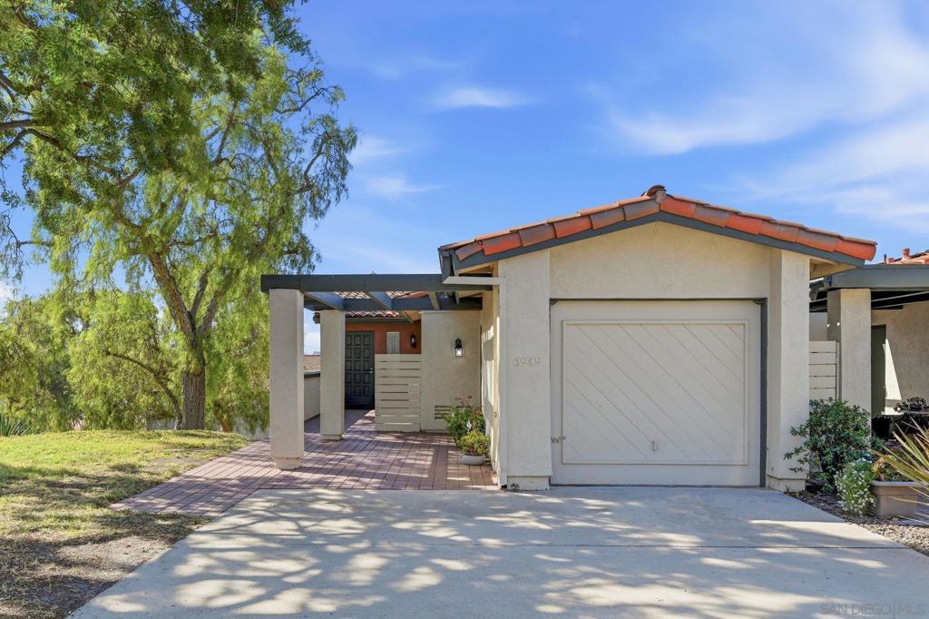 6949 Camino Revueltos Property Photo 3