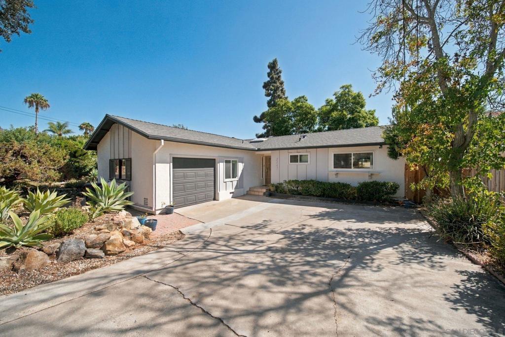 8845 Fabienne Way Property Photo 2