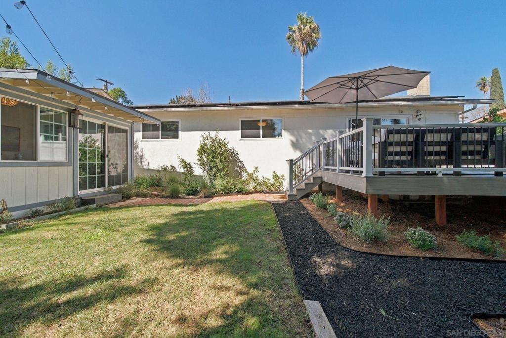 8845 Fabienne Way Property Photo 4