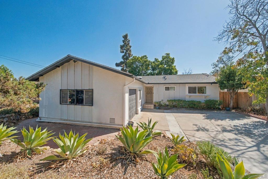 8845 Fabienne Way Property Photo 6