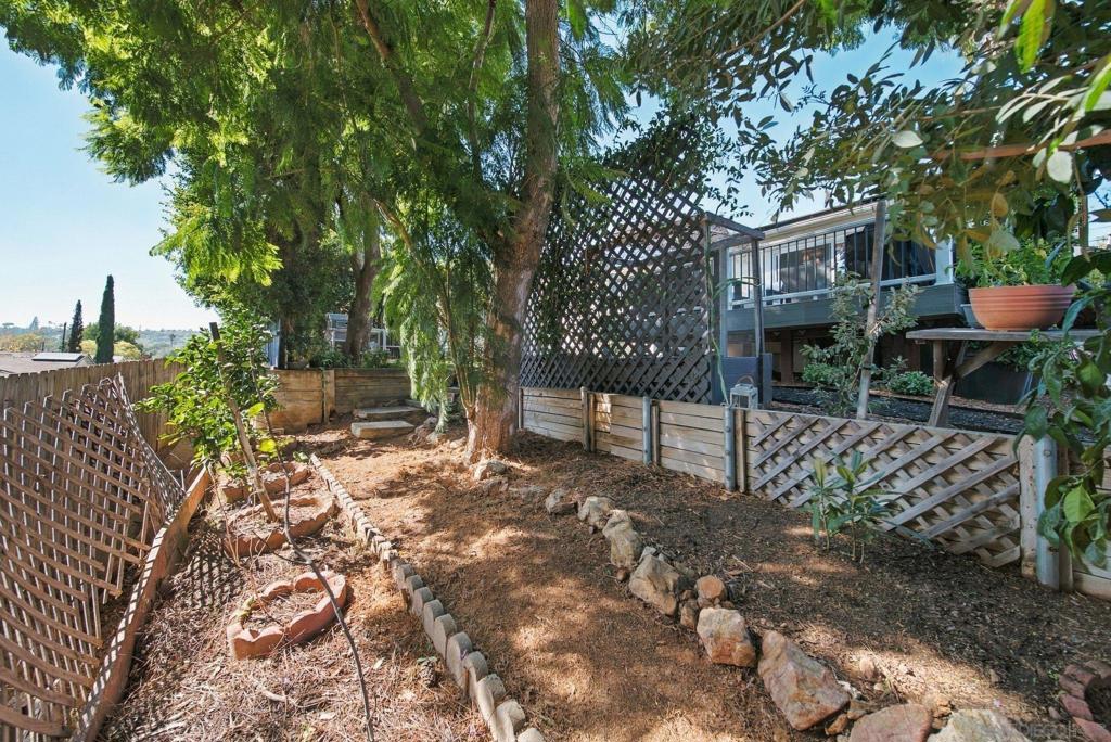 8845 Fabienne Way Property Photo 32