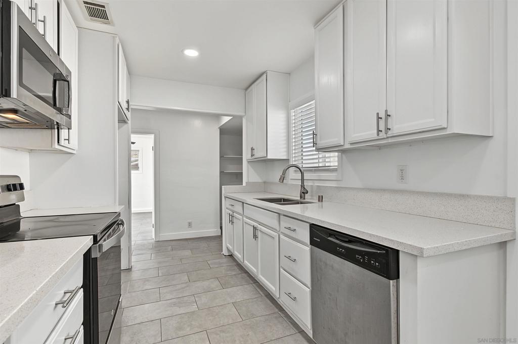 8032 Poplin Drive Property Photo 14