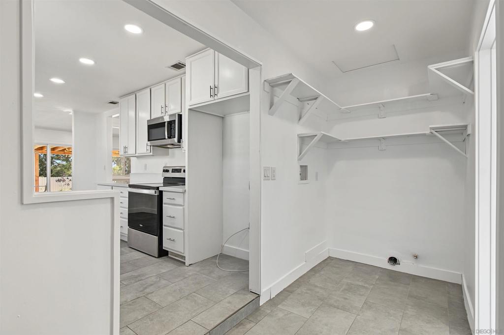 8032 Poplin Drive Property Photo 18