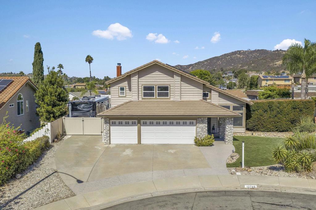12740 Boxwood Ct Property Photo 2