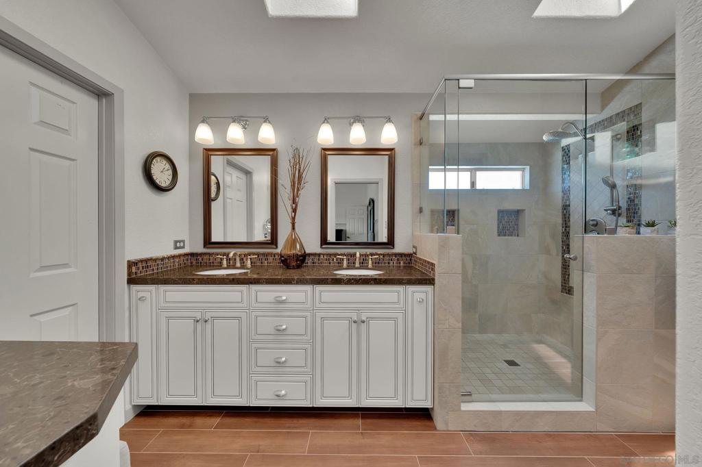 12740 Boxwood Ct Property Photo 17