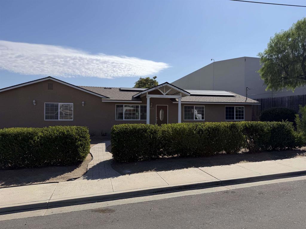 8517 Rhone Property Photo 1