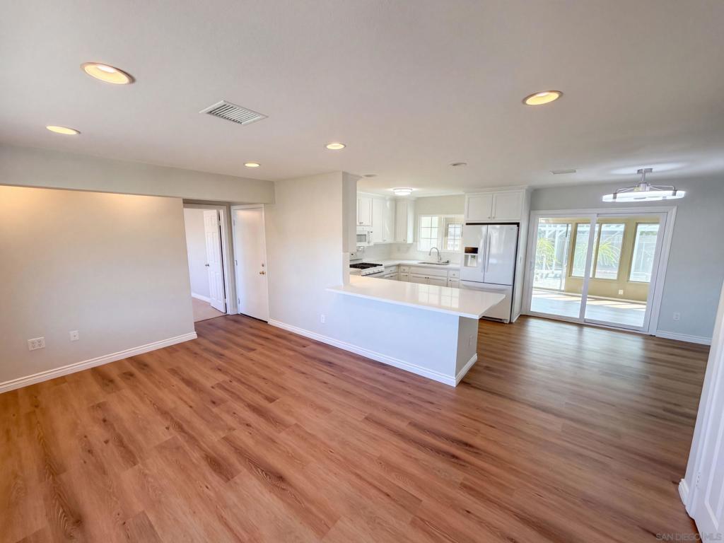 8517 Rhone Property Photo 3