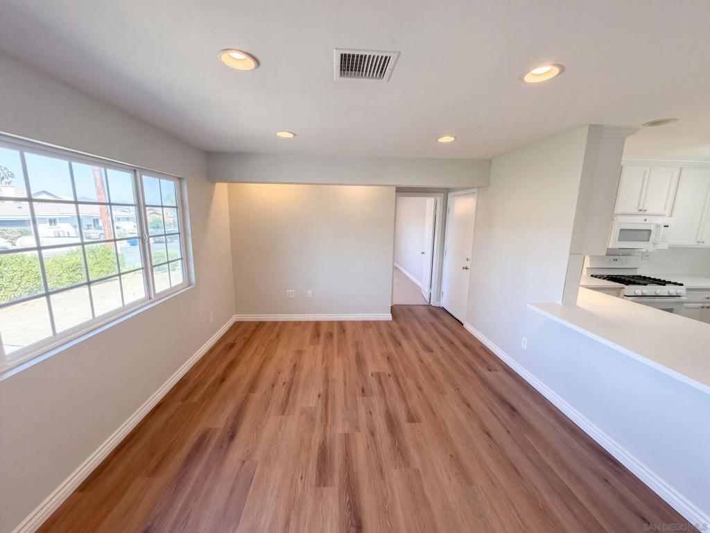 8517 Rhone Property Photo 7