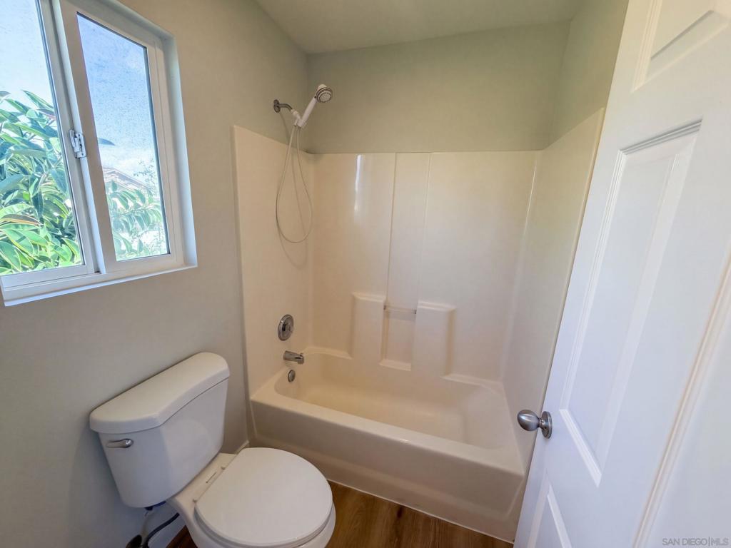 8517 Rhone Property Photo 14