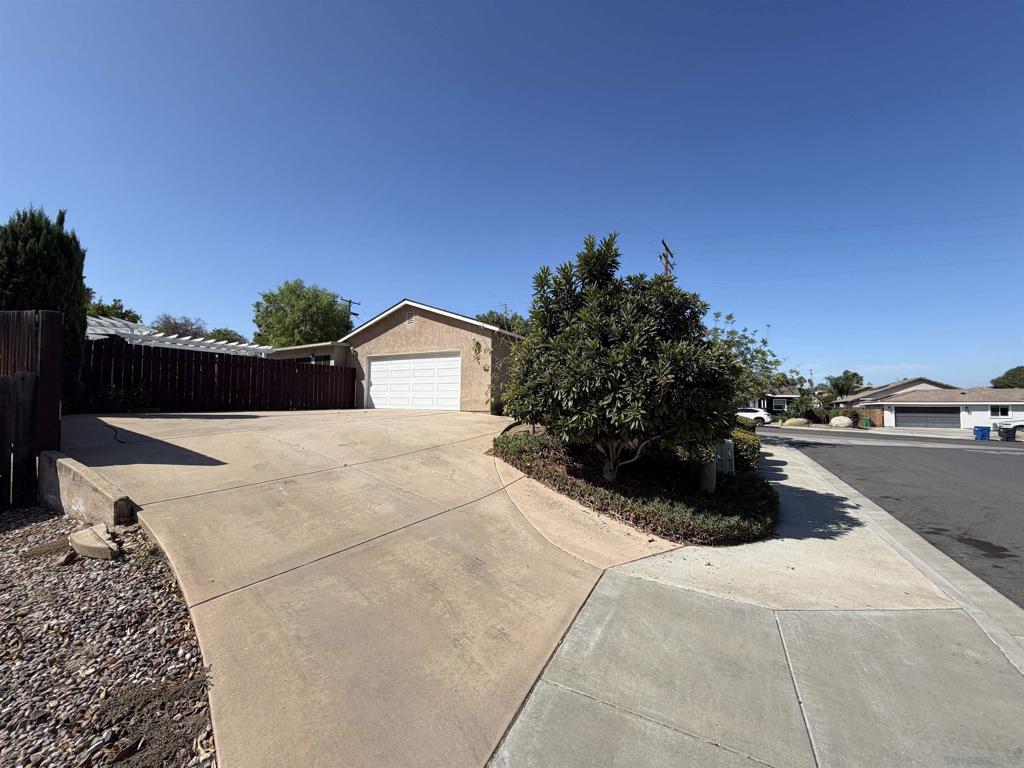 8517 Rhone Property Photo 22