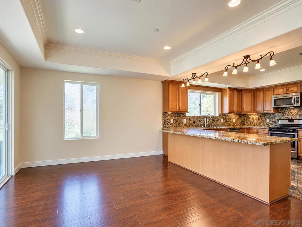 1657 Coronado Avenue Property Photo 5