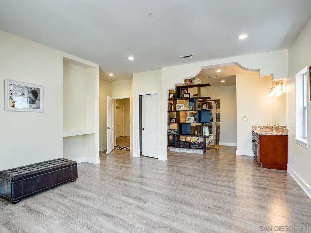 1657 Coronado Avenue Property Photo 11