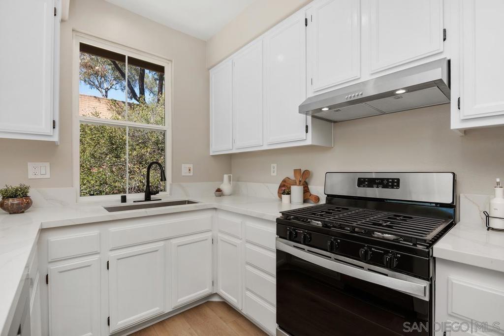 6004 Paseo Salinero Property Photo 7