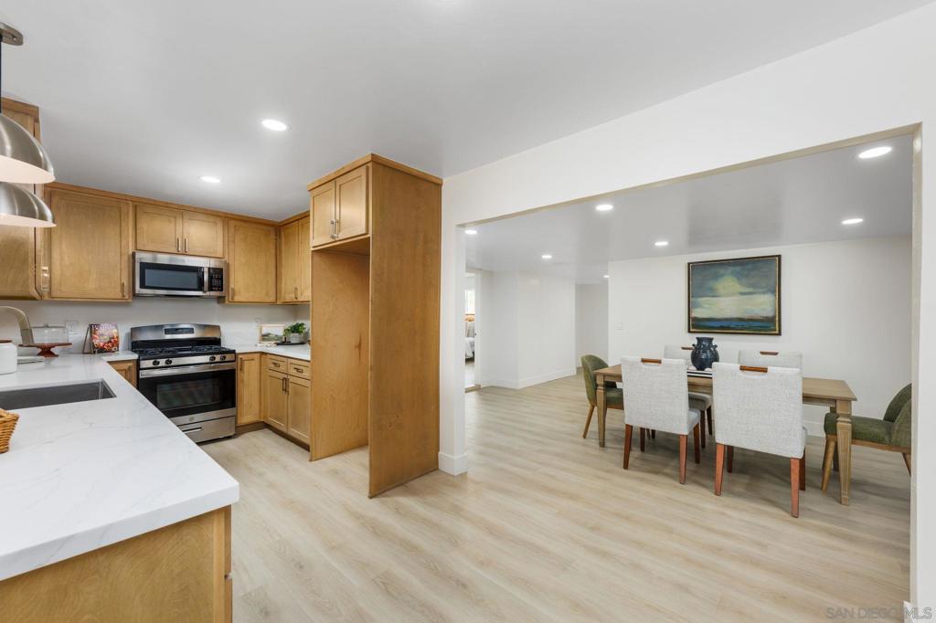 310 Sawtelle Ave Property Photo 4