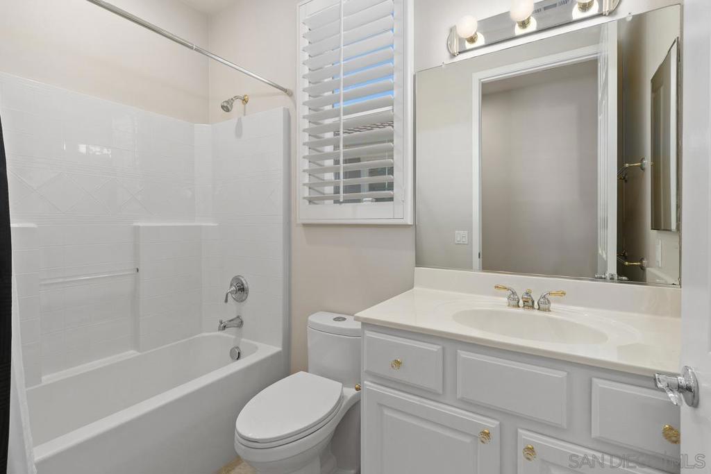 977 Blackhawk Dr Property Photo 11