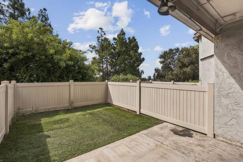 1687 Melrose Ave D Property Photo 19