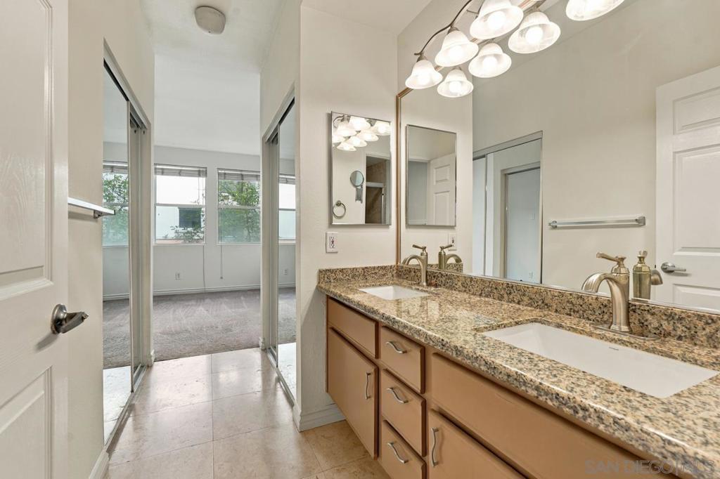 680 Camino De La Reina 2201 Property Photo 12