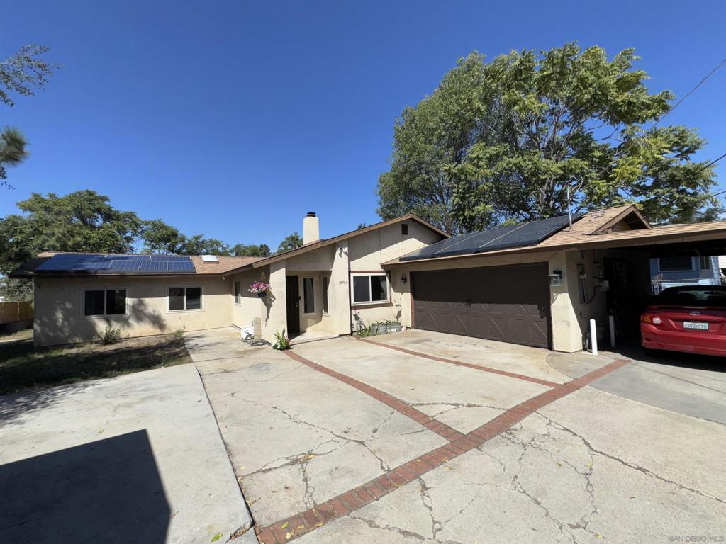 12706 Julian Ave Property Photo 1