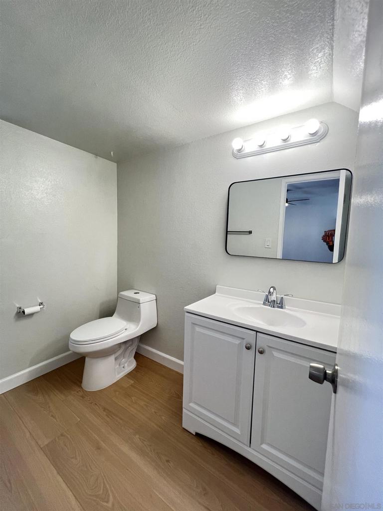 464 Woodlawn Dr D Property Photo 3