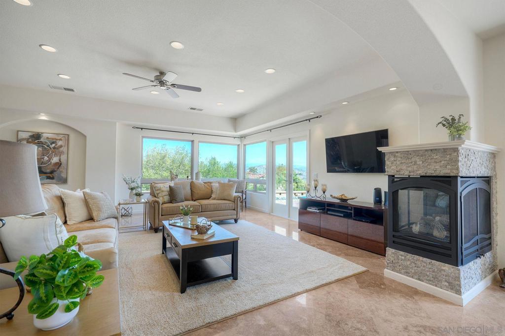 18034 Via Tarifa Property Photo 8