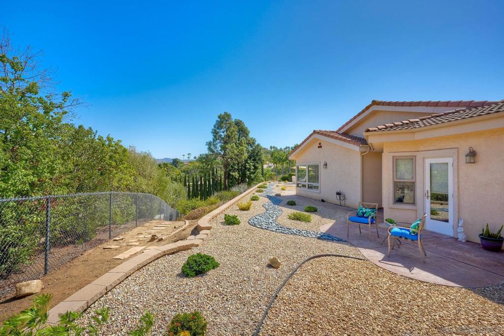 18034 Via Tarifa Property Photo 37