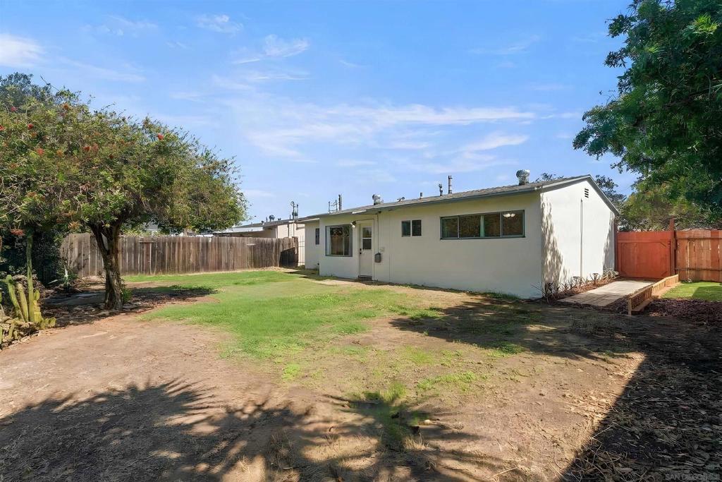 772 Cardiff St Property Photo 24