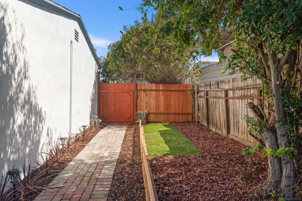 772 Cardiff St Property Photo 28