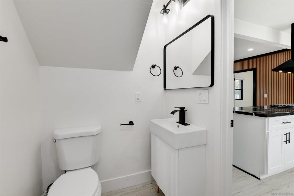 244 26th St Property Photo 16