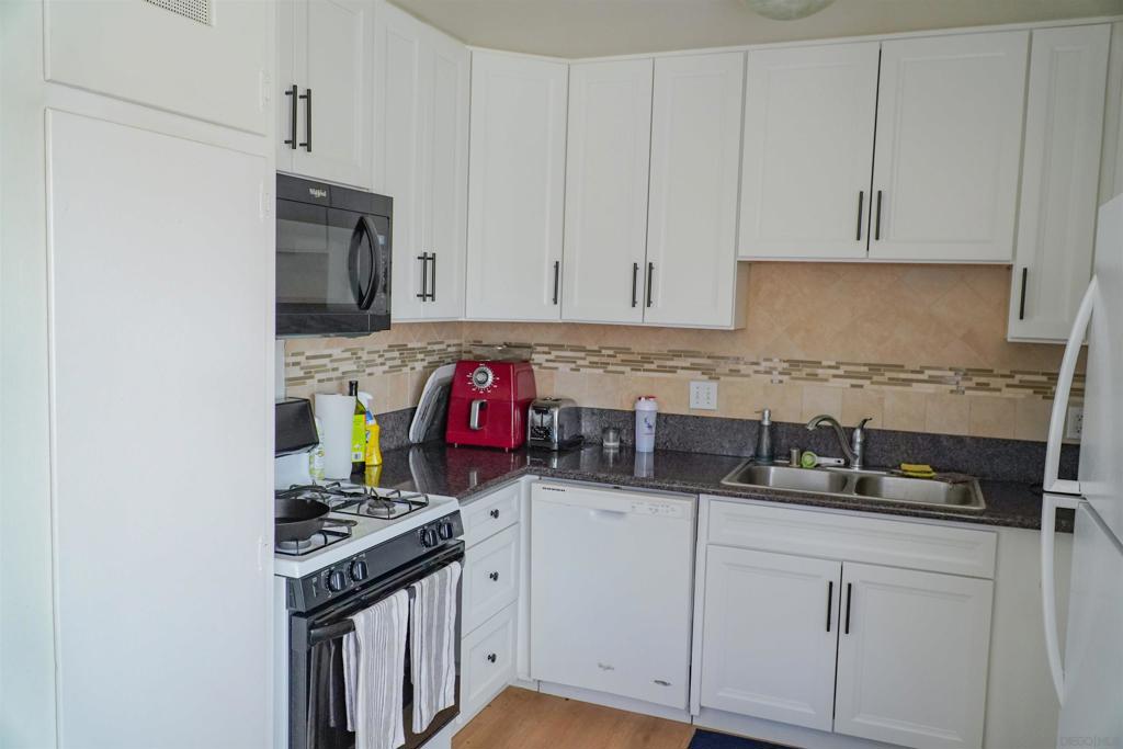 1141 47 Reed Ave. Property Photo 23