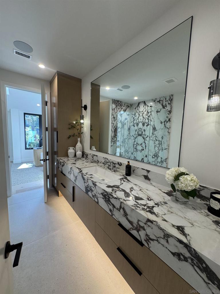 8308 Calle Del Cielo Property Photo 19