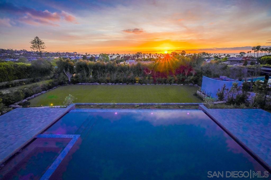 8308 Calle Del Cielo Property Photo 28