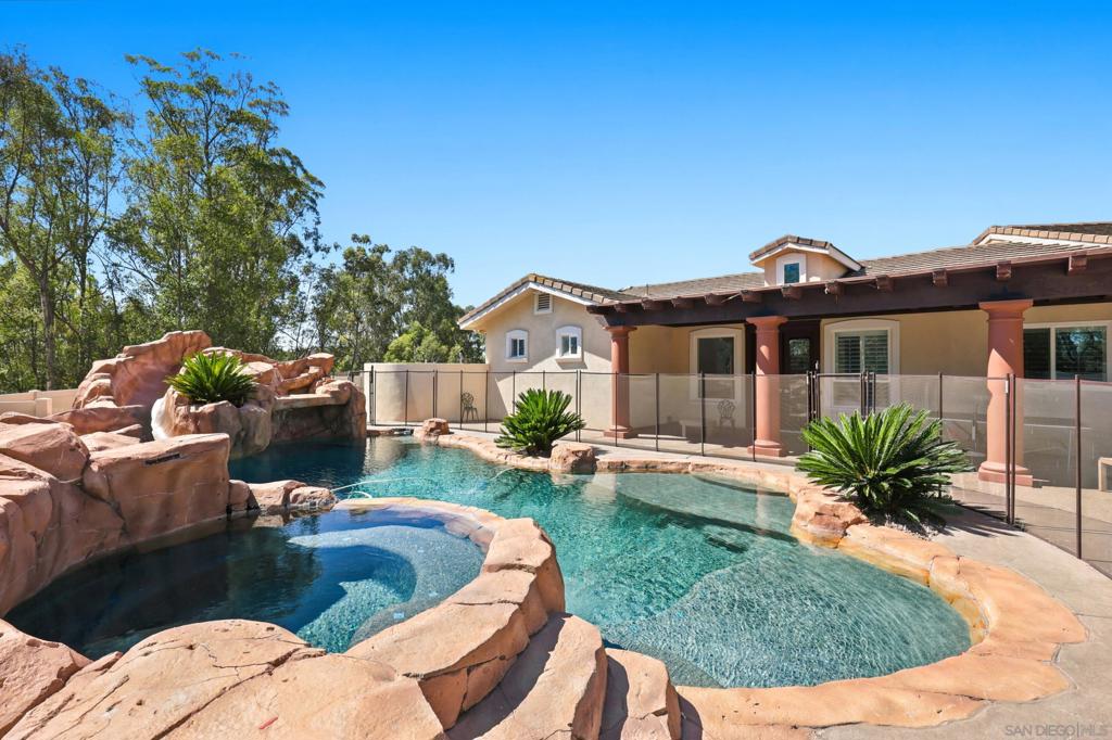 43821 Shady Creek Property Photo 4