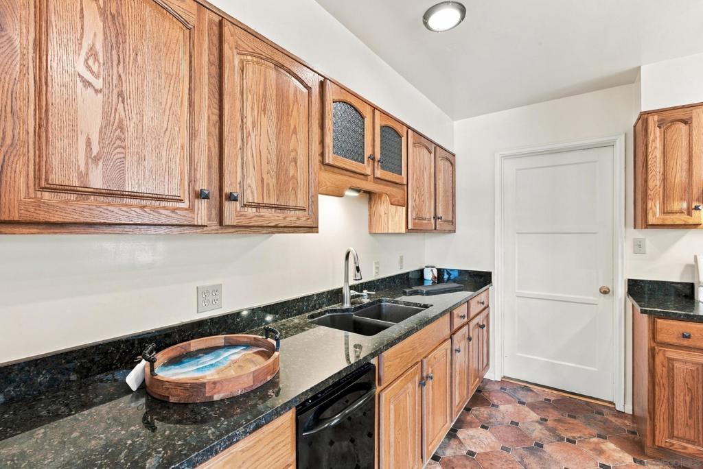 4011 Marron Property Photo 8