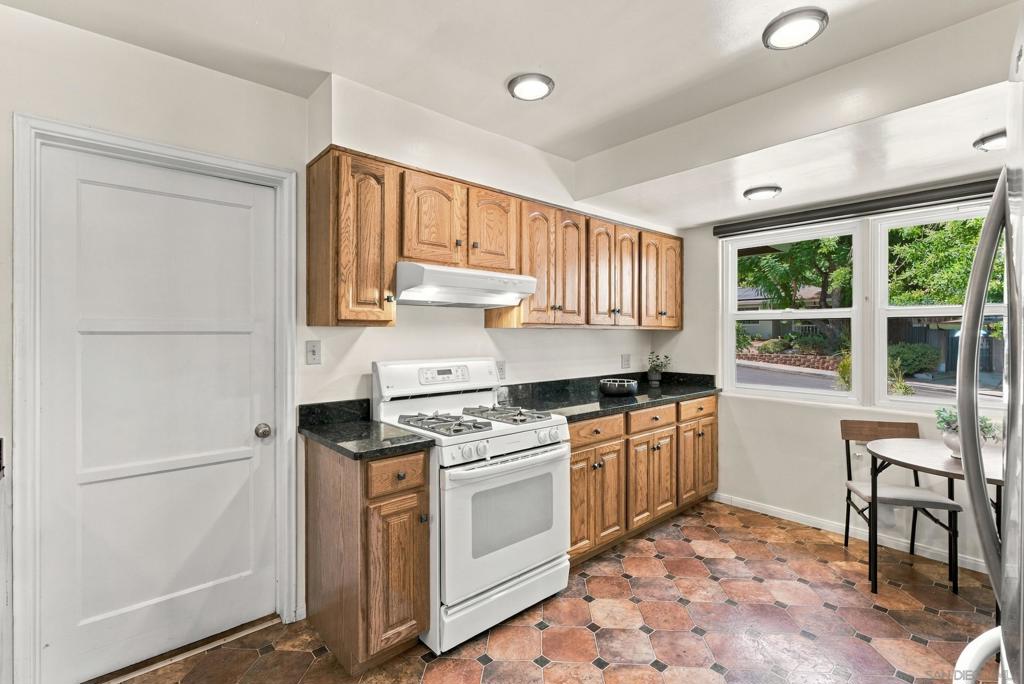 4011 Marron Property Photo 9