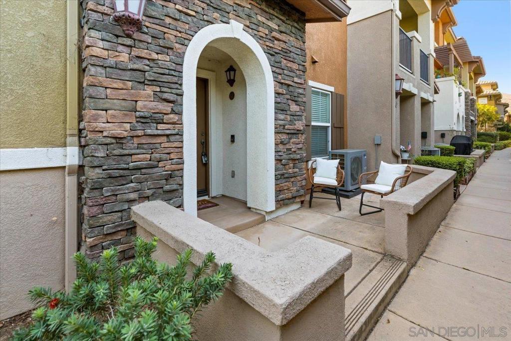 52 Via Sovana Property Photo 6