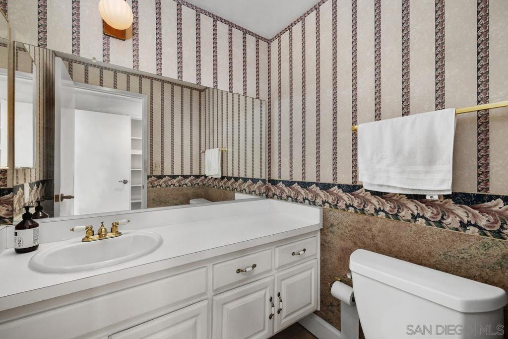 648 E J Street Property Photo 19