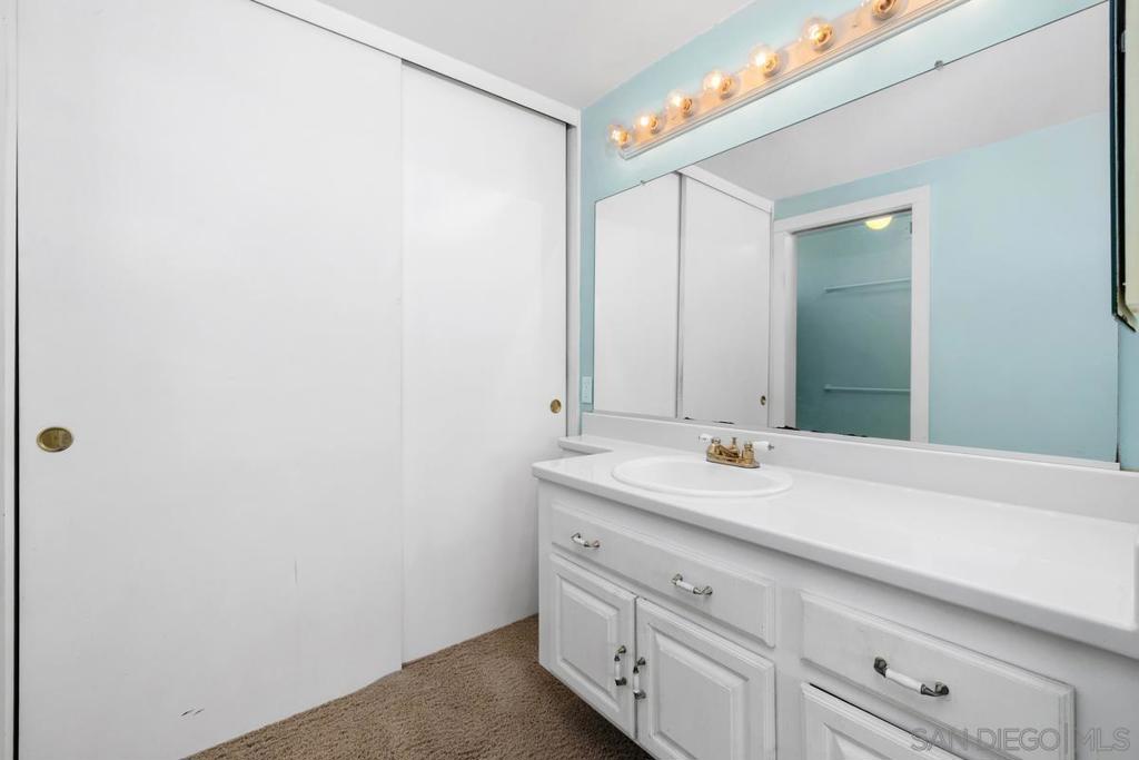 648 E J Street Property Photo 27