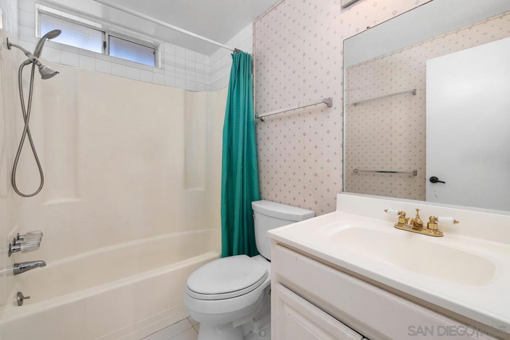648 E J Street Property Photo 30