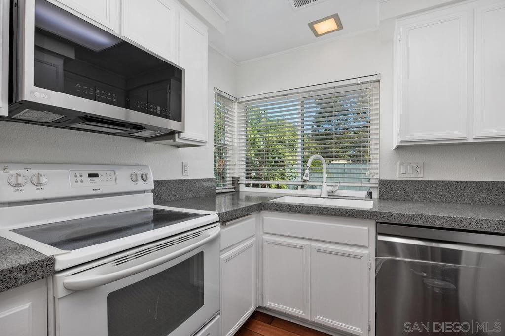 10927 Matinal Cir Property Photo 16