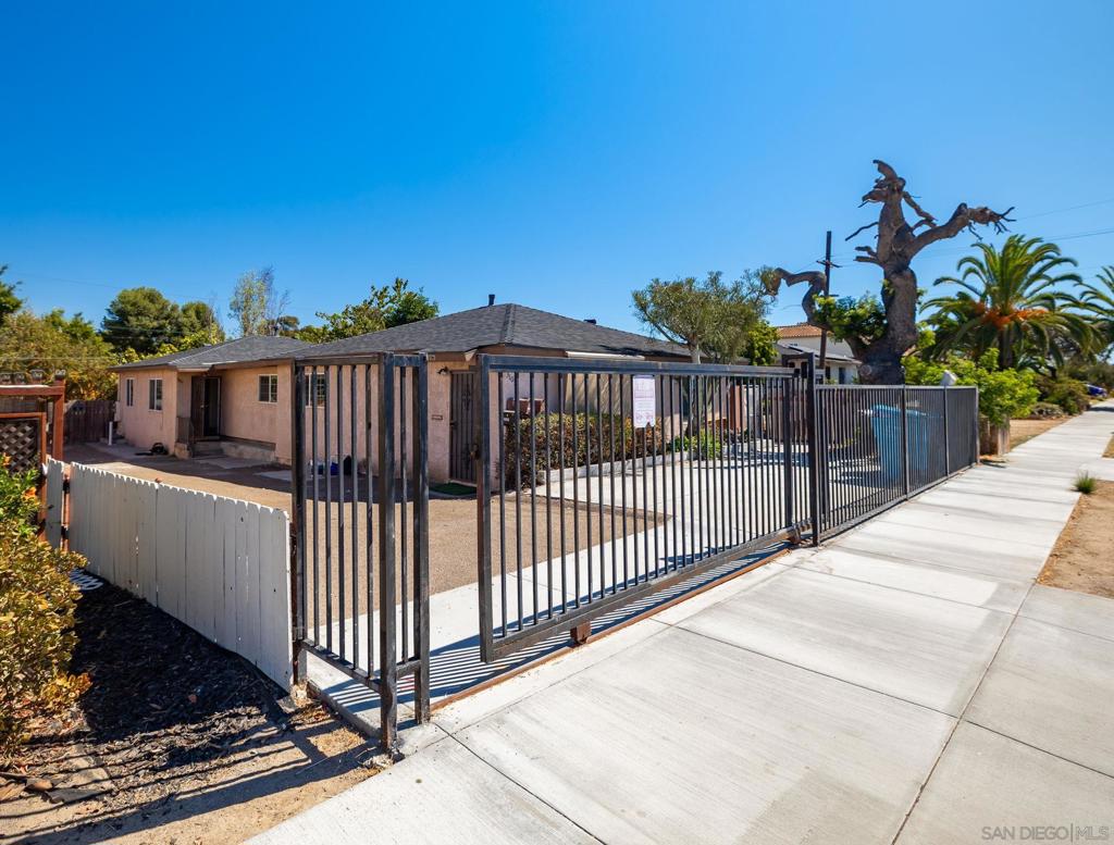 3103 3105 Central Property Photo 2