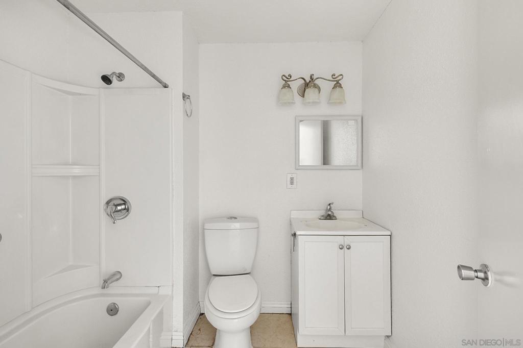 3103 3105 Central Property Photo 11