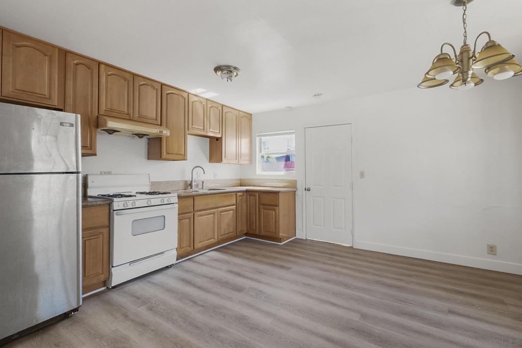 3103 3105 Central Property Photo 14