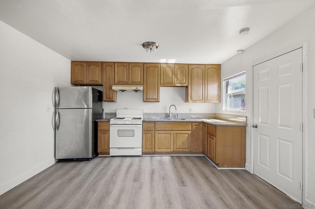 3103 3105 Central Property Photo 17
