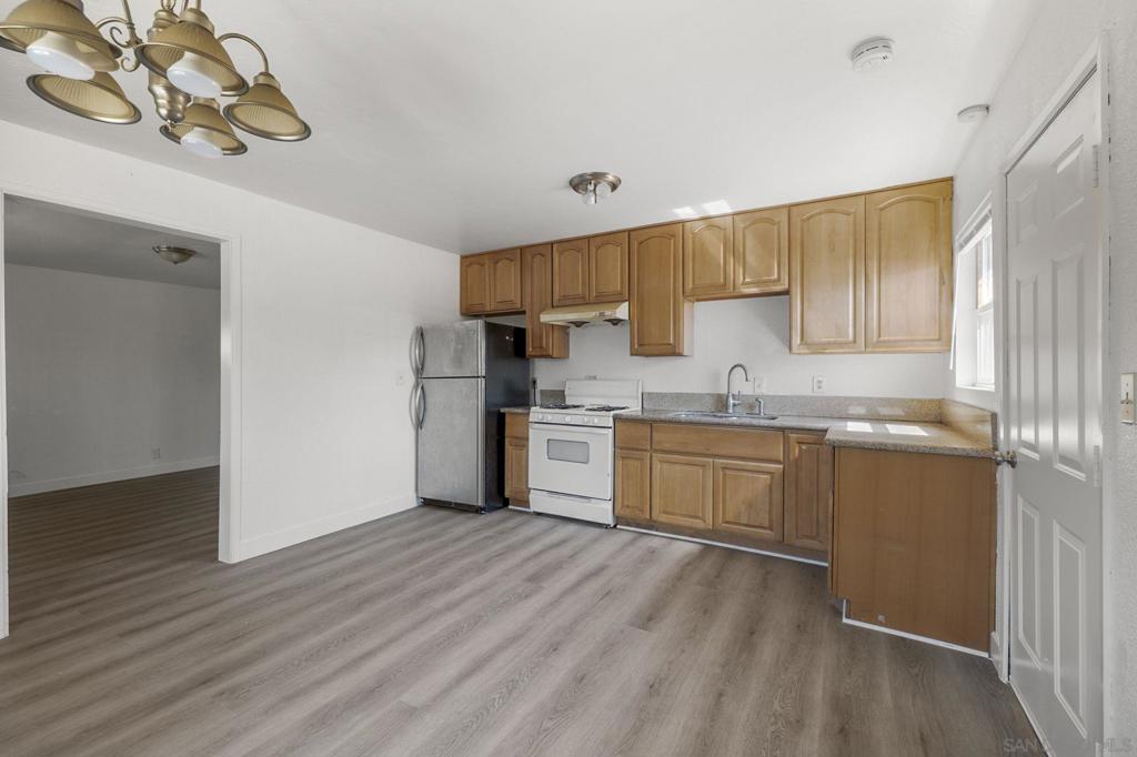 3103 3105 Central Property Photo 18