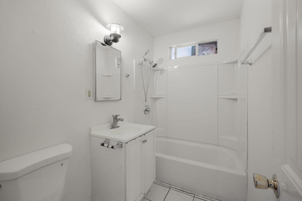 3103 3105 Central Property Photo 19