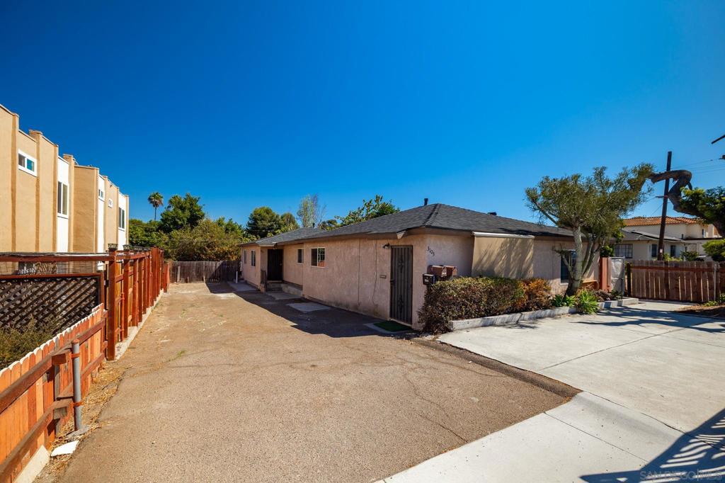 3103 3105 Central Property Photo 34