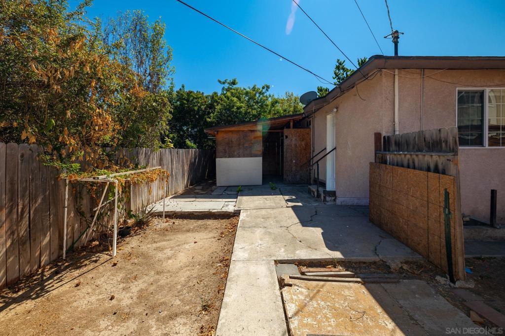 3103 3105 Central Property Photo 39