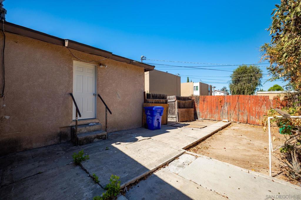 3103 3105 Central Property Photo 40