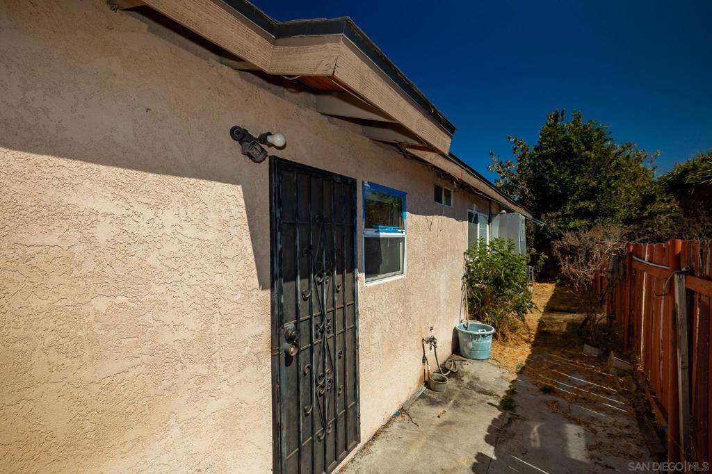 3103 3105 Central Property Photo 44